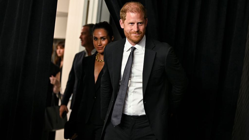 Prince Harry & Meghan Markle Can't Ignore One Palace Signal — Source