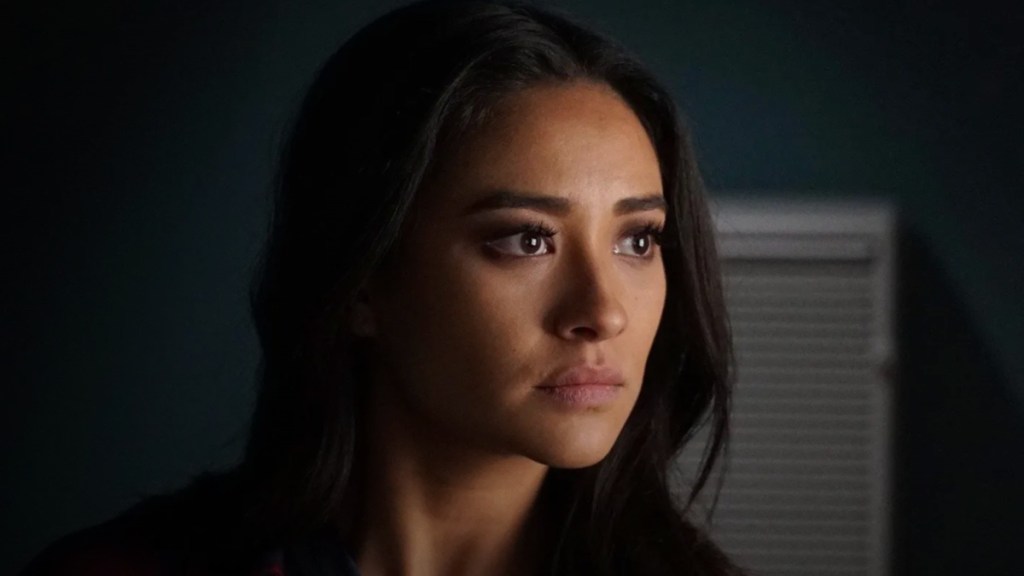 Shay Mitchell’s Cleavage-Baring Off-Shoulder Dress Barely Hangs on by 2 Straps
