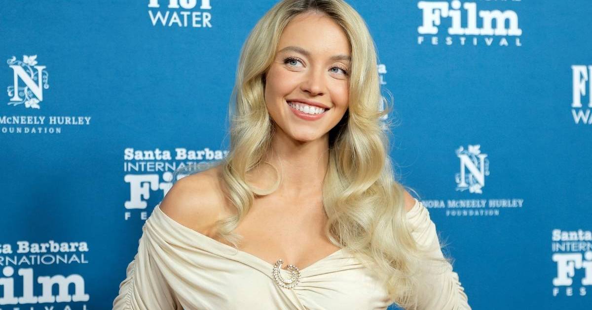 Sydney Sweeney's Tan Lines Steal the Show in Euphoria BTS Photo