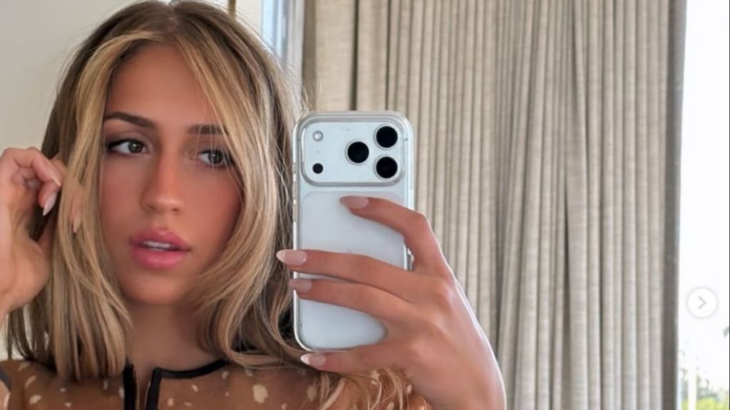 Tate McRae's Bikini Photos Reveal an Unexpected Detail on Closer Look