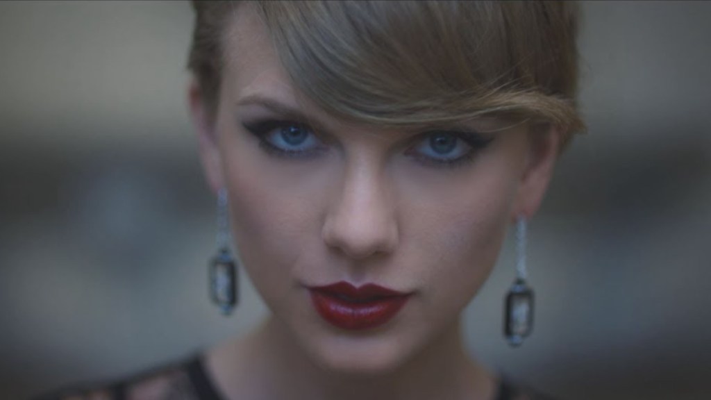 Taylor Swift Appears to Get Booed During Alan Jackson Tribute