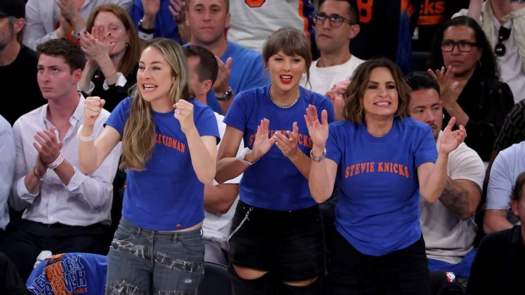 Taylor Swift & Scooter Braun Knicks Game Moment Raises Eyebrows