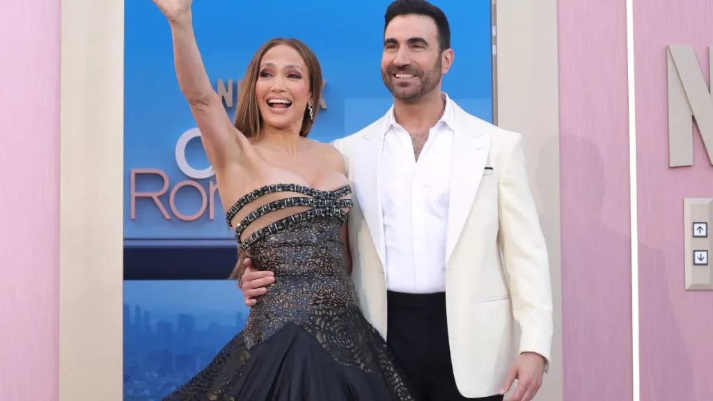 Jennifer Lopez & Brett Goldstein 'Dated for Quite Some Time' — Source