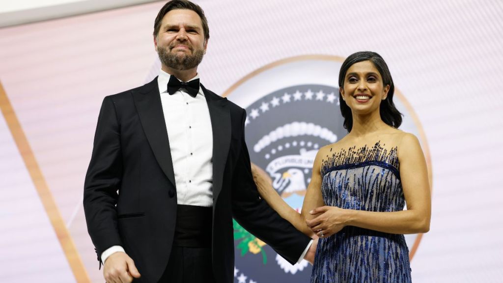 JD Vance Lauds Wife Usha's $8 Maternity Dress Move Amid Criticism