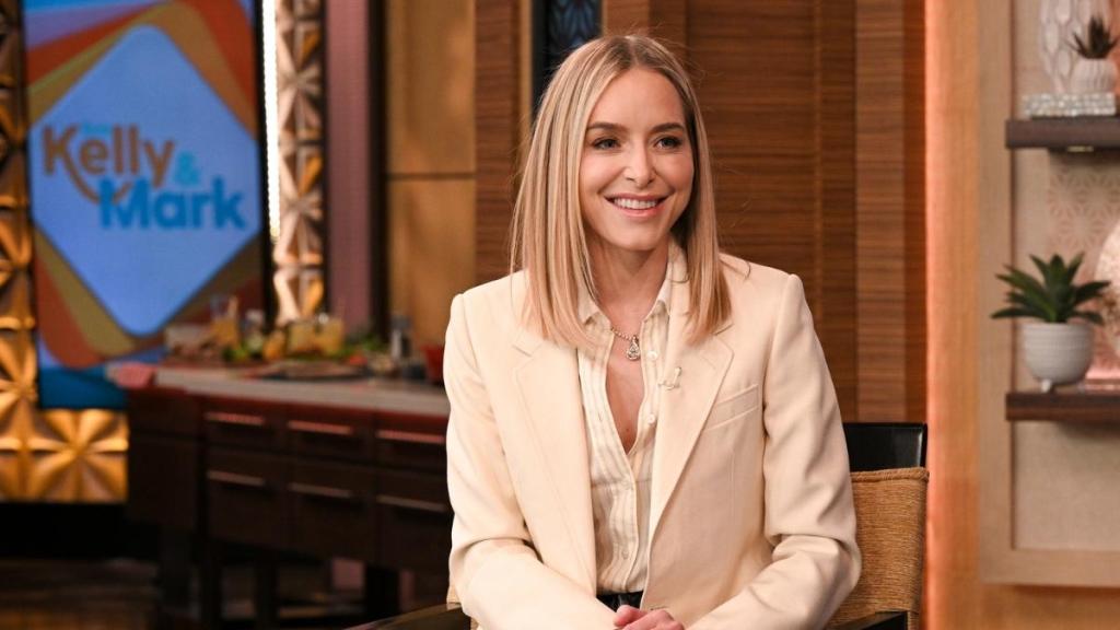 Jason Biggs’ Estranged Wife Jenny Mollen Addresses Criticism Following ‘Creepy’ Photos Controversy