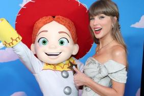Taylor Swift's Plunging Oscar de la Renta Gown Dares To Dip Super Low