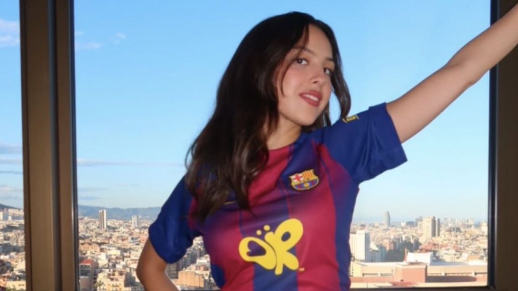 Olivia Rodrigo's $4K Chloe Dress Comes With a See-Through Lace Surprise