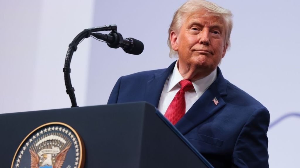 Donald Trump’s Political Attack on Keir Starmer Before Prime Minister’s Resignation