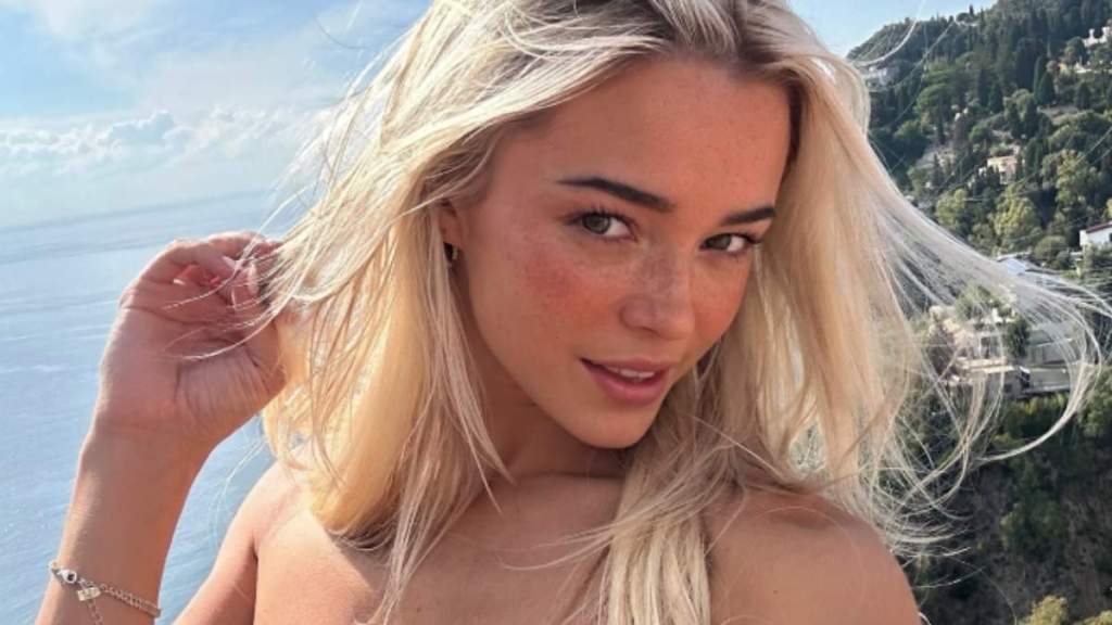 Livvy Dunne Pairs $68 Stringy Vuori Crop Top With Matching Micro Shorts