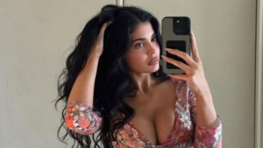 Kylie Jenner’s Meta AI Glasses Spark Backlash Over Privacy