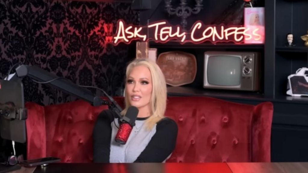 Bunnie XO Reveals the Wild Text She Got From Someone in Prison