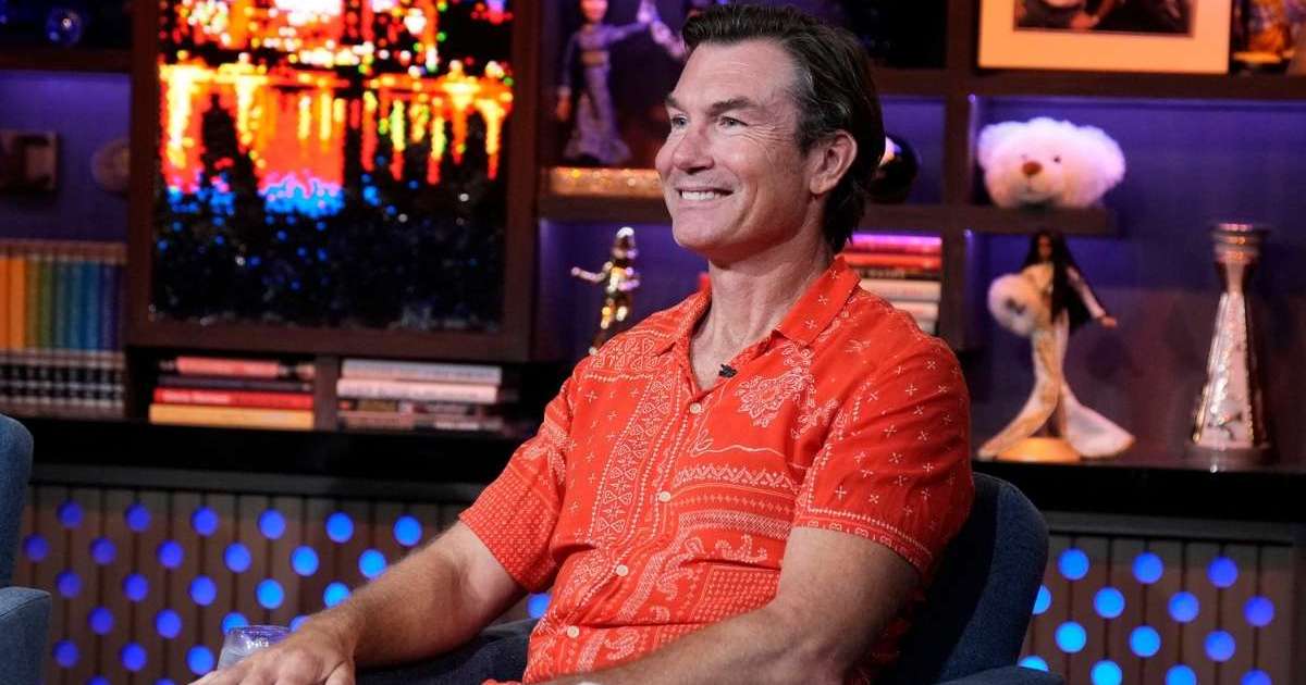 Jerry O'Connell Says Wife Rebecca Romijn's Crystal Deodorant 'Doesn't Work'