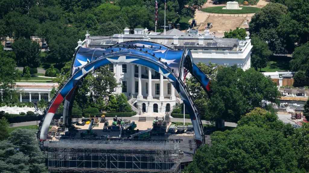 Donald Trump’s UFC Arena Looms Over the White House in Newly Released Picture