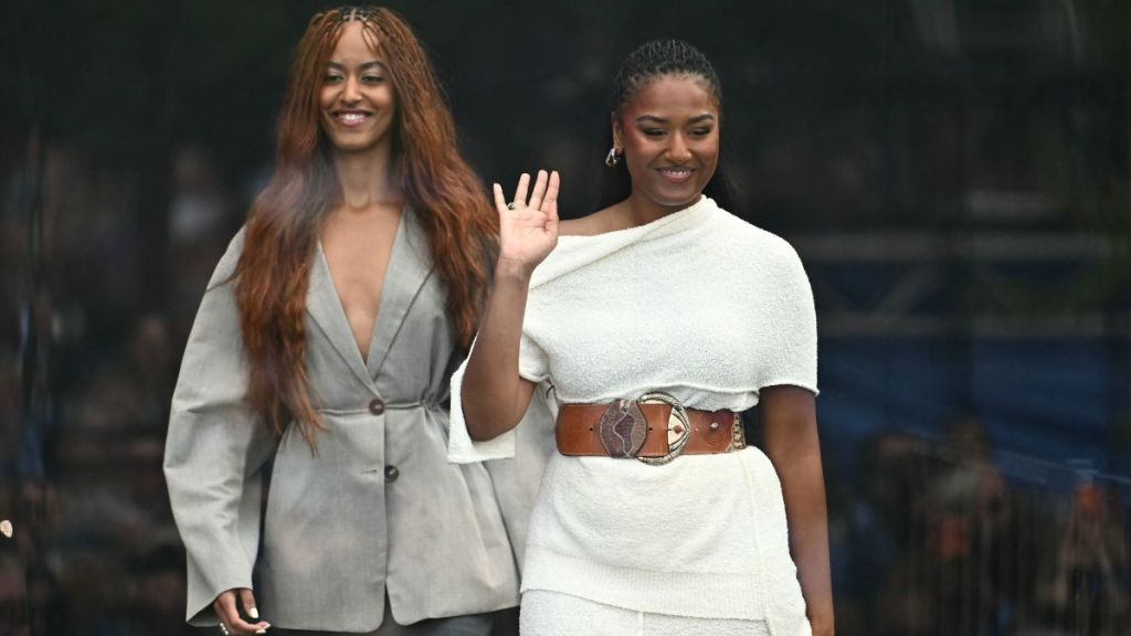 Barack & Michelle Obama’s Daughters Step Into the Spotlight for Major Event