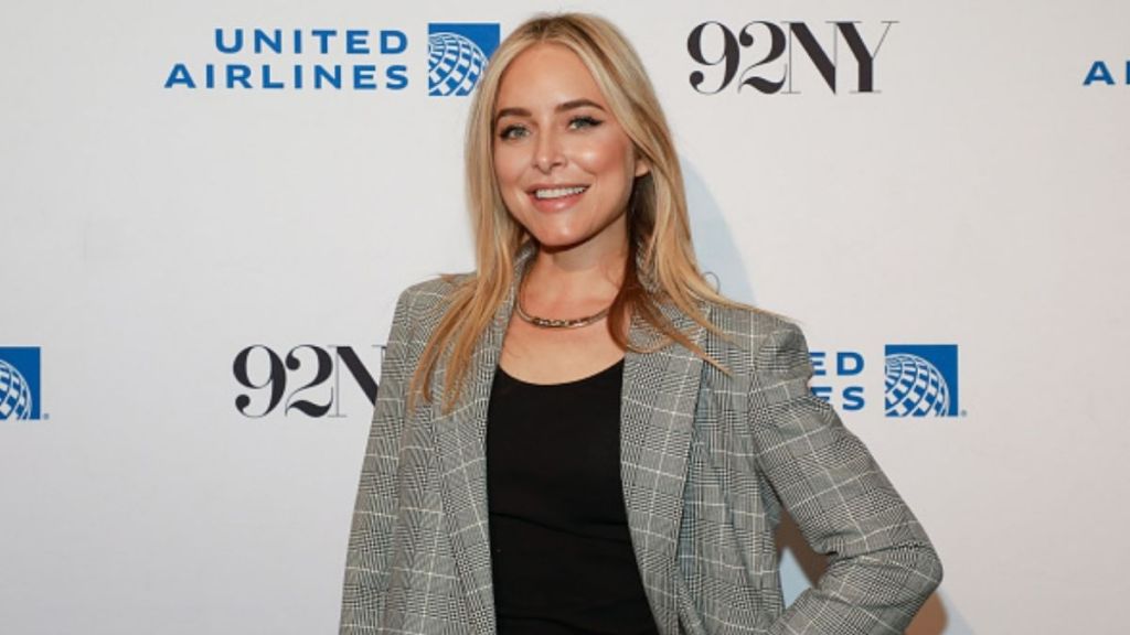 Jason Biggs’ Ex Jenny Mollen Faces Heavy Online Backlash for Sharing Bed Photo With Son