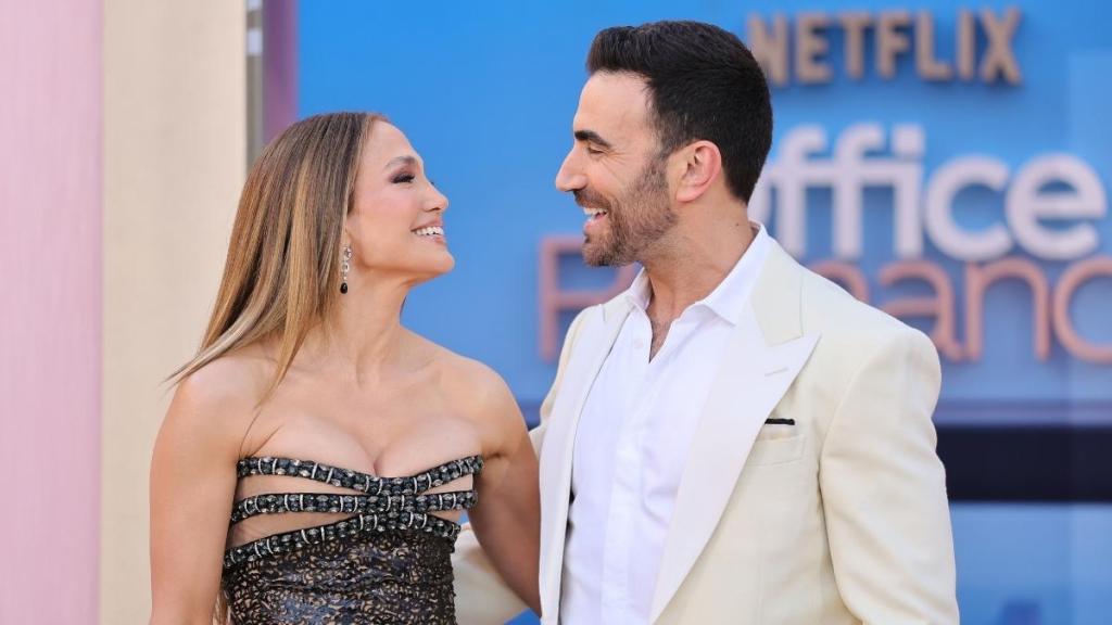 Jennifer Lopez Hit With Most-Asked Brett Goldstein Question on Live TV