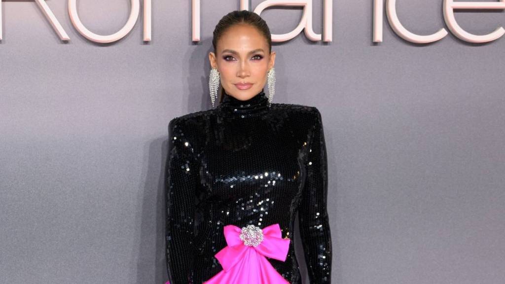 Jennifer Lopez's Curves Steal the Show in Figure-Hugging Dress Nobody Saw Coming