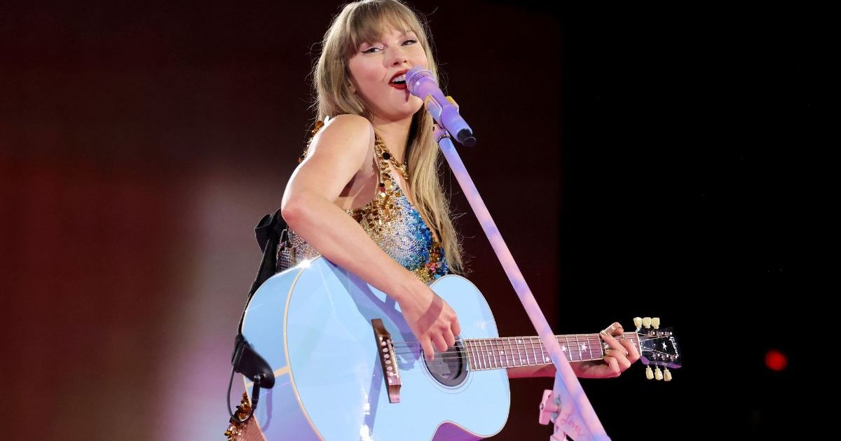 Taylor Swift Revealed Everything She Did in Under 10 Hours & Fans Are Stunned