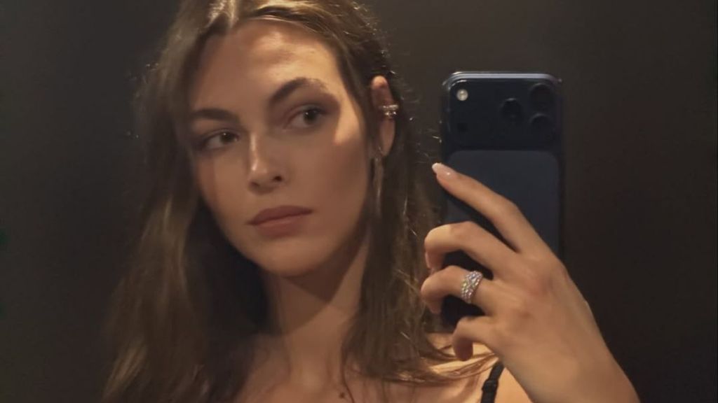 Leonardo DiCaprio’s Girlfriend’s Barely-There Thong Is Impossible To Ignore