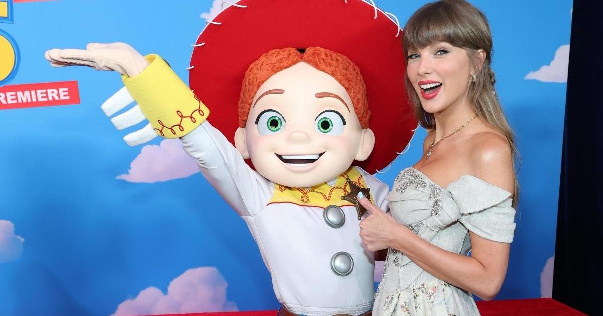 Taylor Swift Turns Toy Story 5 Premiere Into a Surprise&hellip;