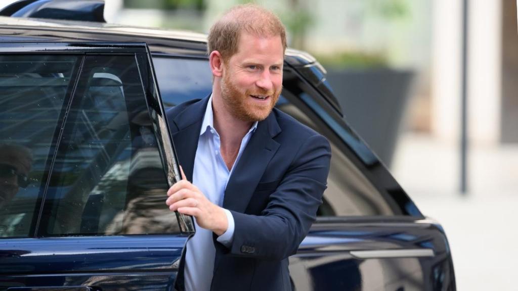 Prince Harry's Close Ones Say Others Get What He Can't — Report