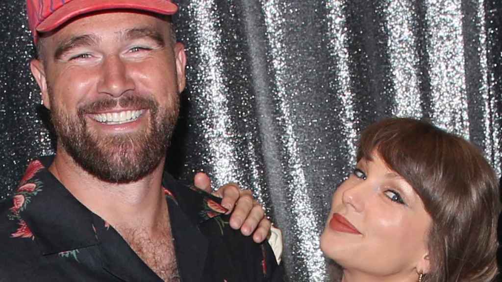 Taylor Swift & Travis Kelce’s Broadway Date Includes a Sweet Backstage Moment