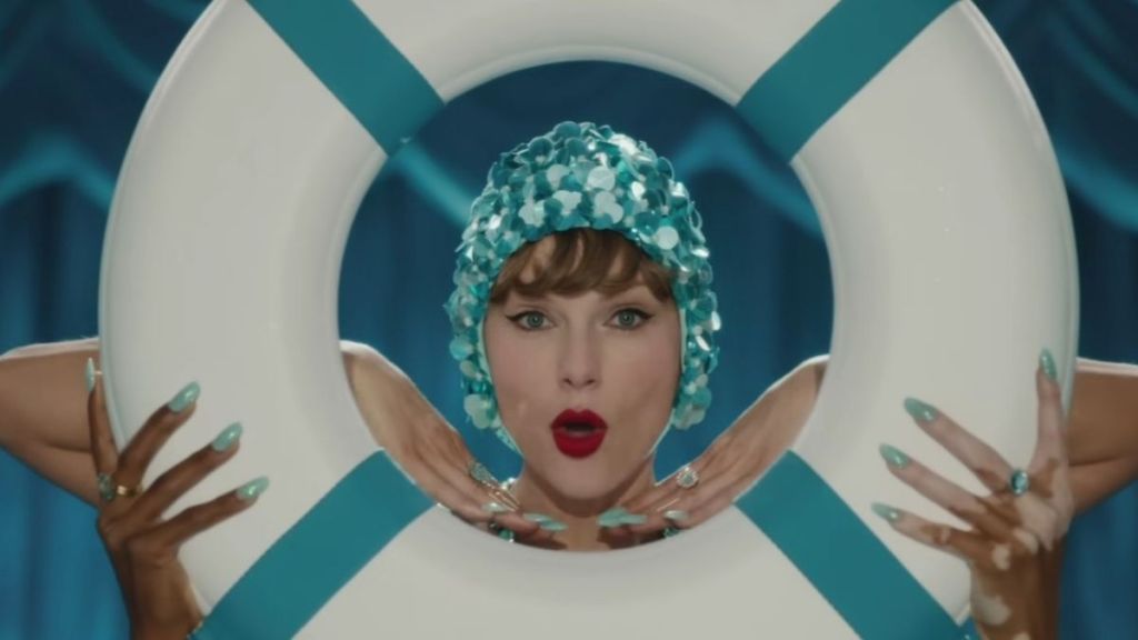 Knicks Star Has a Request for Taylor Swift Fans After Game 4 Hot Mic Diss