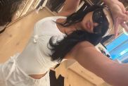 Kim Kardashian Caught Off Guard by Lewis Hamilton's Podium Shenanigans