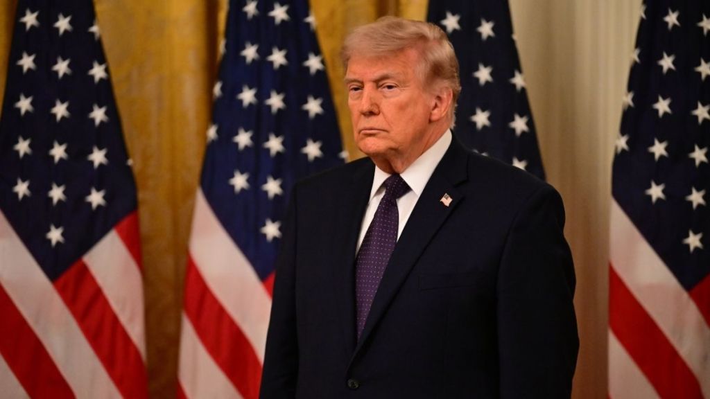 Donald Trump Criticizes Pope Leo Over Meeting With His Opponent