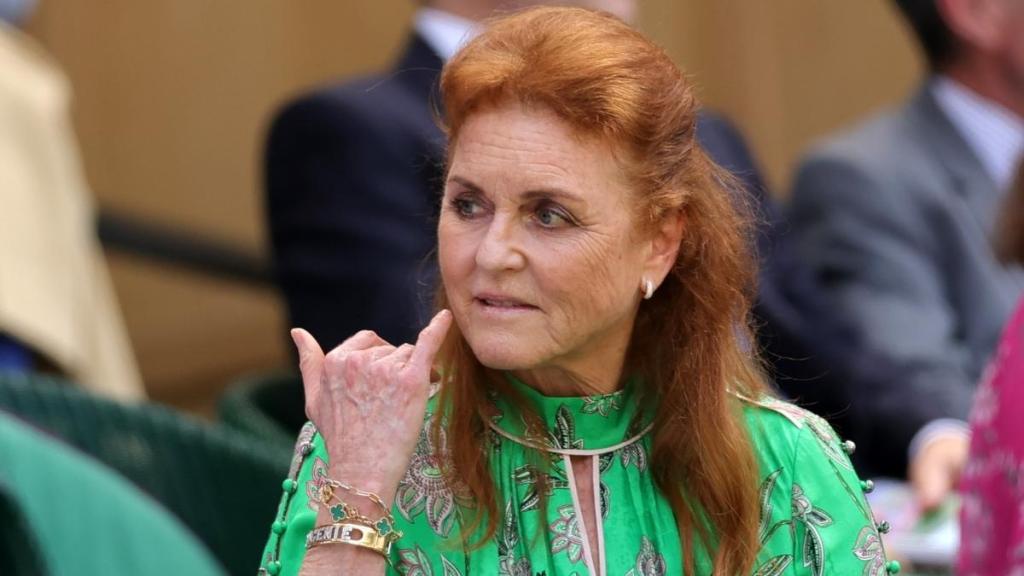 Ex-Royal Pressuring Family to 'Rescue' Her — Source