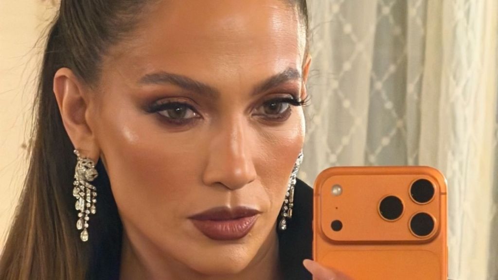 Jennifer Lopez’s Micro Mini Plunges Down to Her Waist to Expose a Lot