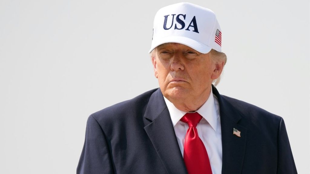 Donald Trump’s Late-Night Routine Includes Calls From This Musician