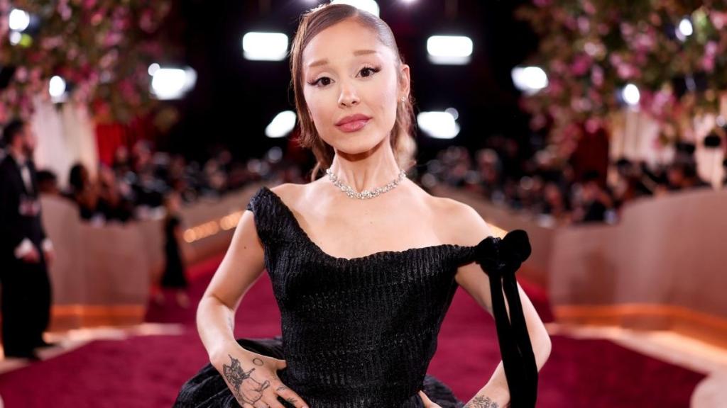 Ariana Grande's Latest Photo Dump Feels Like a Ricky Alvarez Launch