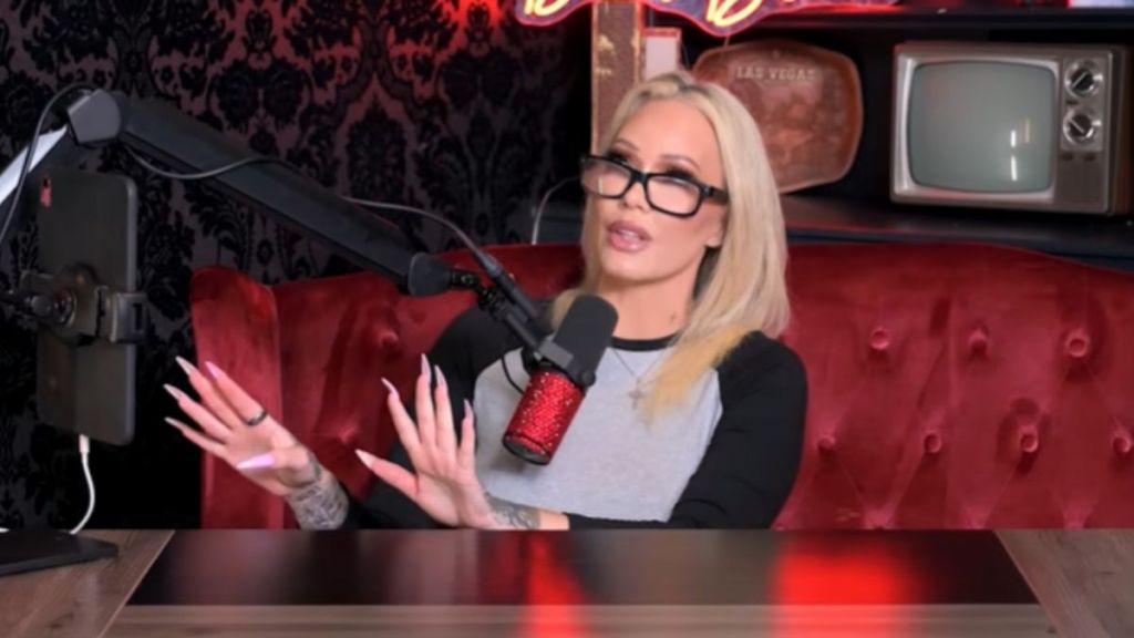 Bunnie Xo Kisses 24-Year-Old Reality Star at Jelly Roll’s Bar — Report