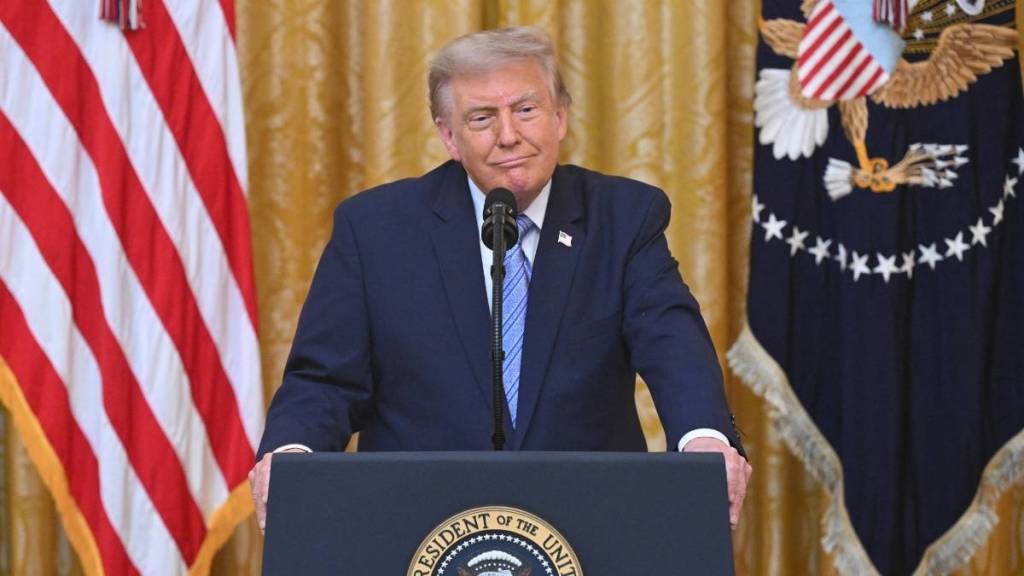 Donald Trump Claims Communists Want to Destroy Mount Rushmore