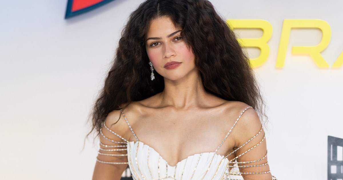Zendaya's Racy Dress Barely Covers the Sides & Leaves Her Back Completely Bare