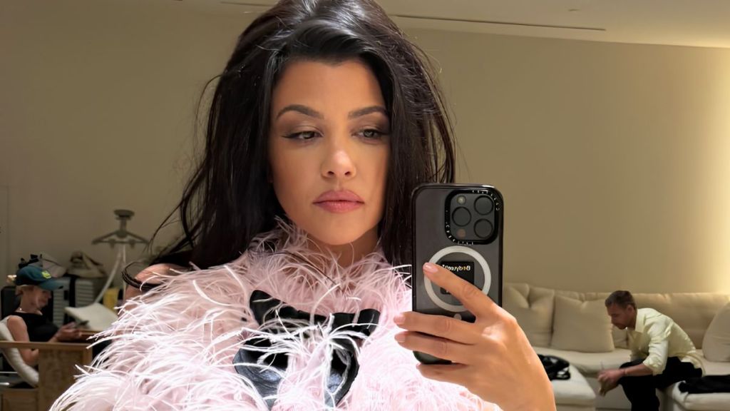 Kourtney Kardashian kids Disneyland kids fourth of July
