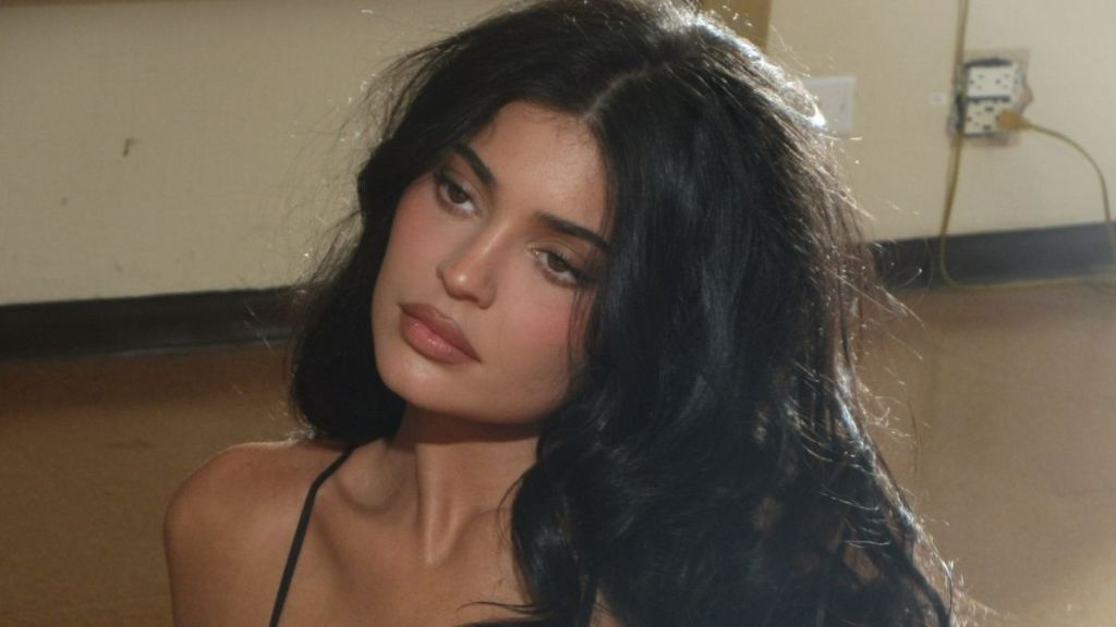 Kylie Jenner Puts Her Body on Full Display in a Tiniest Bikini That Hugs Every Curve