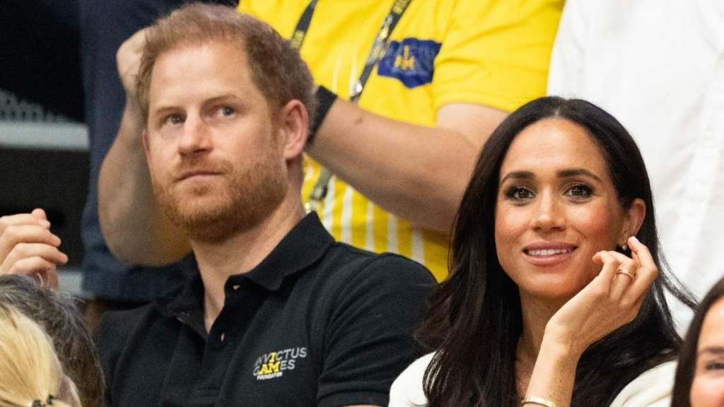 Experts Say Prince Harry & Meghan Markle's Recent Pattern Flashes Warning Signs