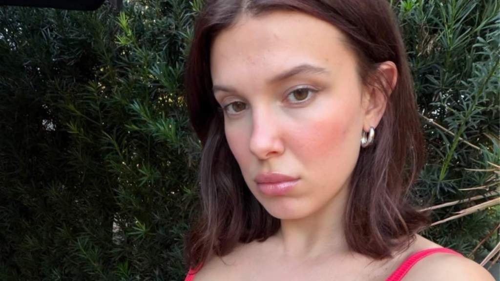 Millie Bobby Brown's Sheer Siedres Gown Has Thigh-High Slit & Massive Cutout
