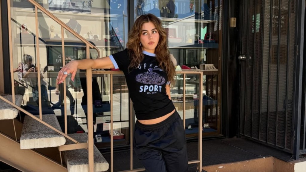 Mika Abdalla’s Cleavage-Baring Mirror Selfie Will Make You Look Twice