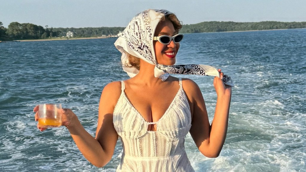 Beyonce Wears Plunging Giuseppe di Morabito Blazer Bodysuit for Jay-Z's Show