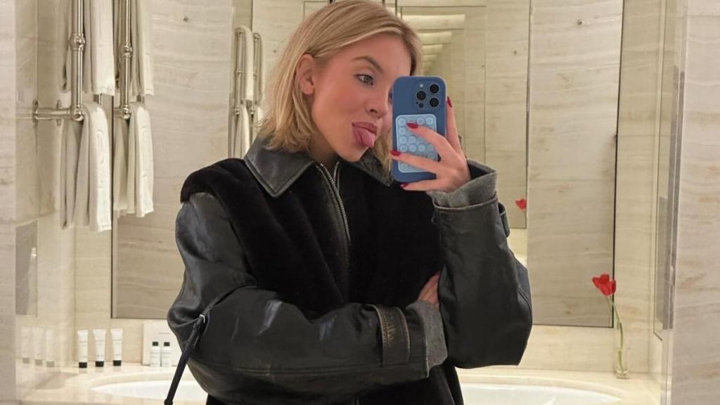 Sydney Sweeney Leaves Cardigan Unbuttoned With Cheeky Cutout SYRN Bikini
