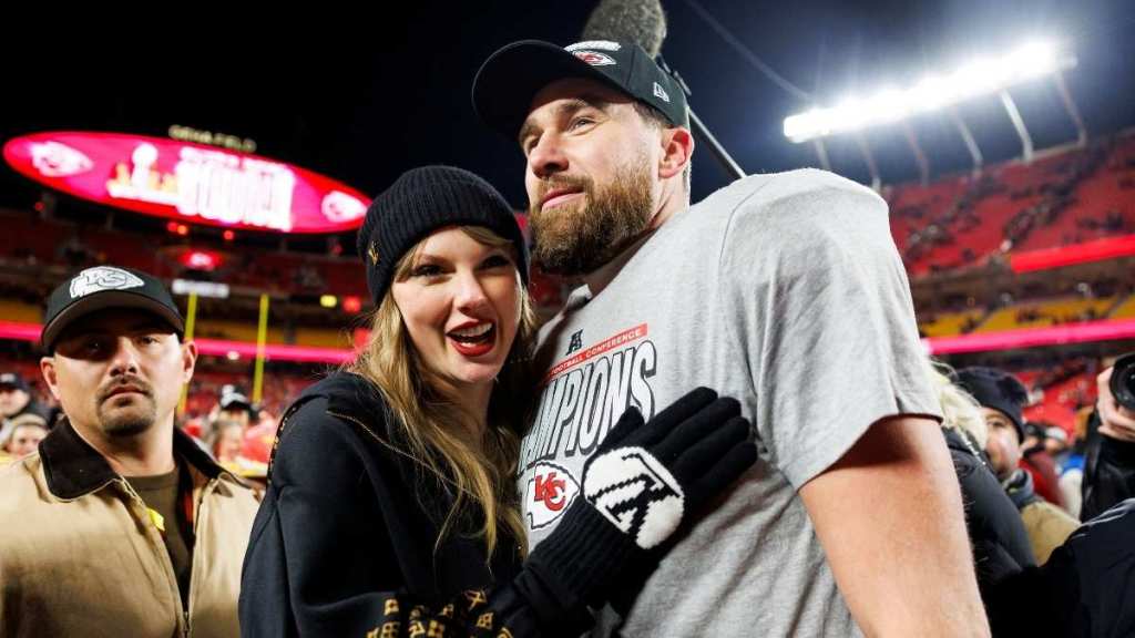 New AI Photo of Taylor Swift & Travis Kelce's Honeymoon Has Everyone Saying the Same Thing