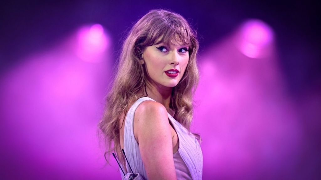 Taylor Swift's Latest Jet Location Sparks Honeymoon Rumors — Report