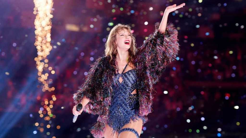 Fans Think Taylor Swift Will Perform at FIFA World Cup 2026 Halftime Show