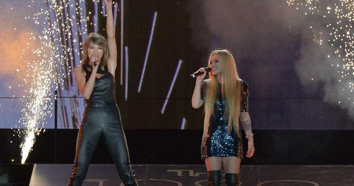 Avril Lavigne Left Taylor Swift’s Wedding With a Luxury Handbag — Source