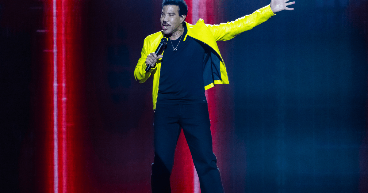 Lionel Richie Says He’s ‘Doing Well’ After Onstage&hellip;