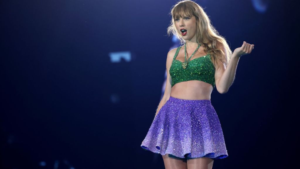 Taylor Swift's Rehearsal Dinner Looks Like a Celebrity Gala — Report