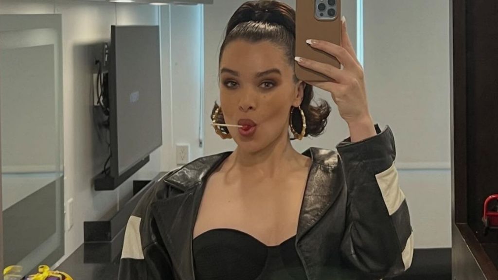 Hailee Steinfeld’s Daughter Has Dad Josh Allen ‘Welcoming’ Changes in Life